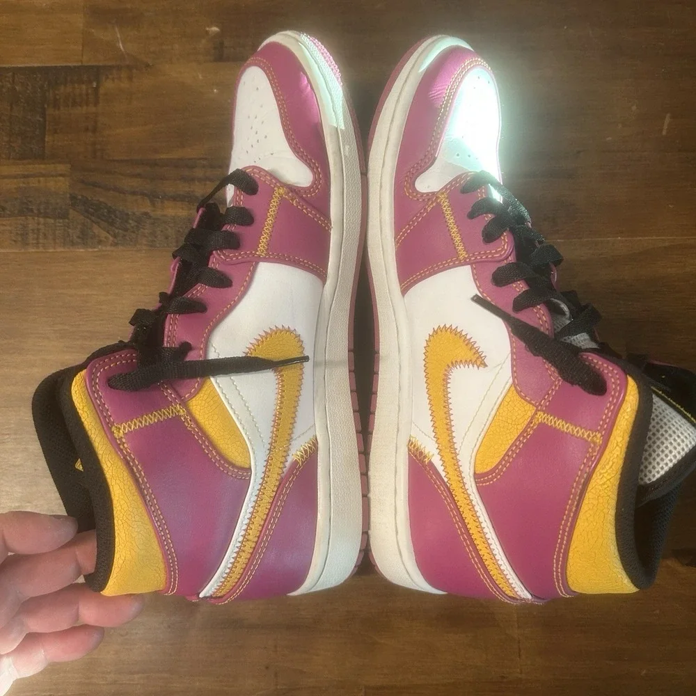 Air Jordan 1 Mid Día de Muertos Women's‎ 8 Fuchsia White Orange 2020 DC0350-100